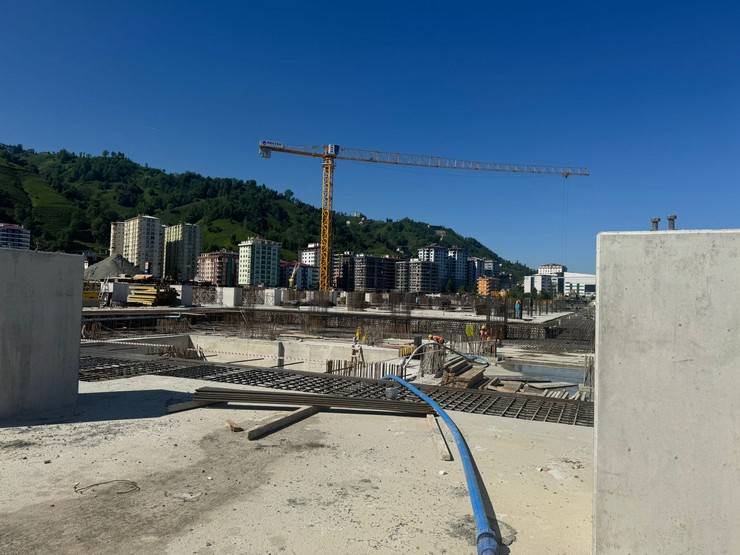 Rize Şehir Hastanesi Yükseliyor! Bakanlık Yetkilileri Rize’de 3
