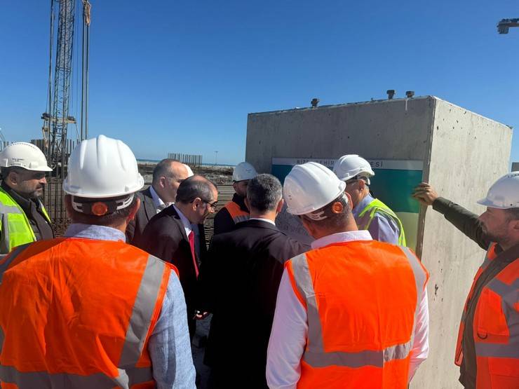 Rize Şehir Hastanesi Yükseliyor! Bakanlık Yetkilileri Rize’de 7