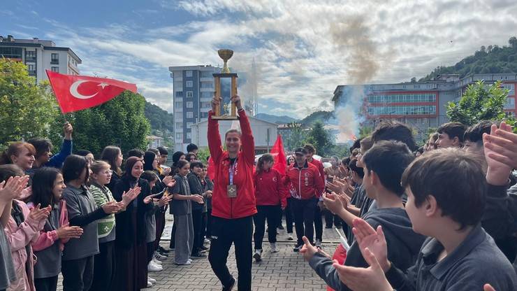 Çay bahçesinden çıkıp, Avrupa şampiyonu oldu 2