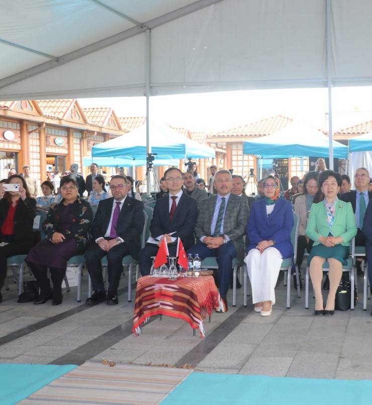 Rize'de "Çayın Ahengi ve İpekyolu Porselen Yolculuğu" programı düzenlendi 1