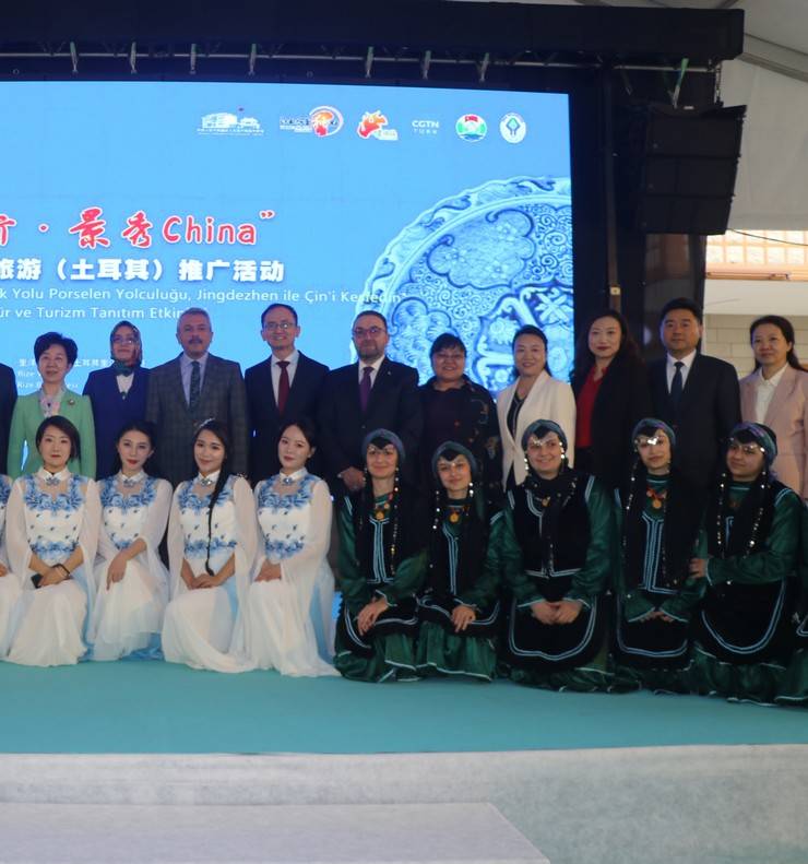 Rize'de "Çayın Ahengi ve İpekyolu Porselen Yolculuğu" programı düzenlendi 15