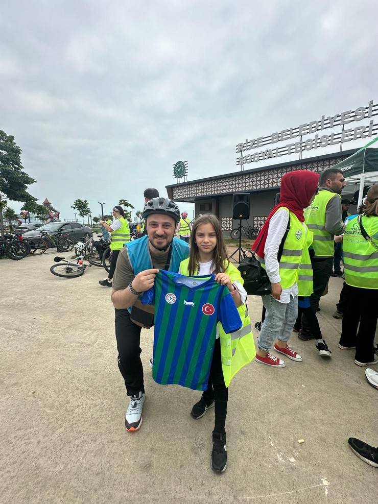 Rize'de 12. Yeşilay Bisiklet Turu Sağlıklı Yaşam İçin Pedalladı 17