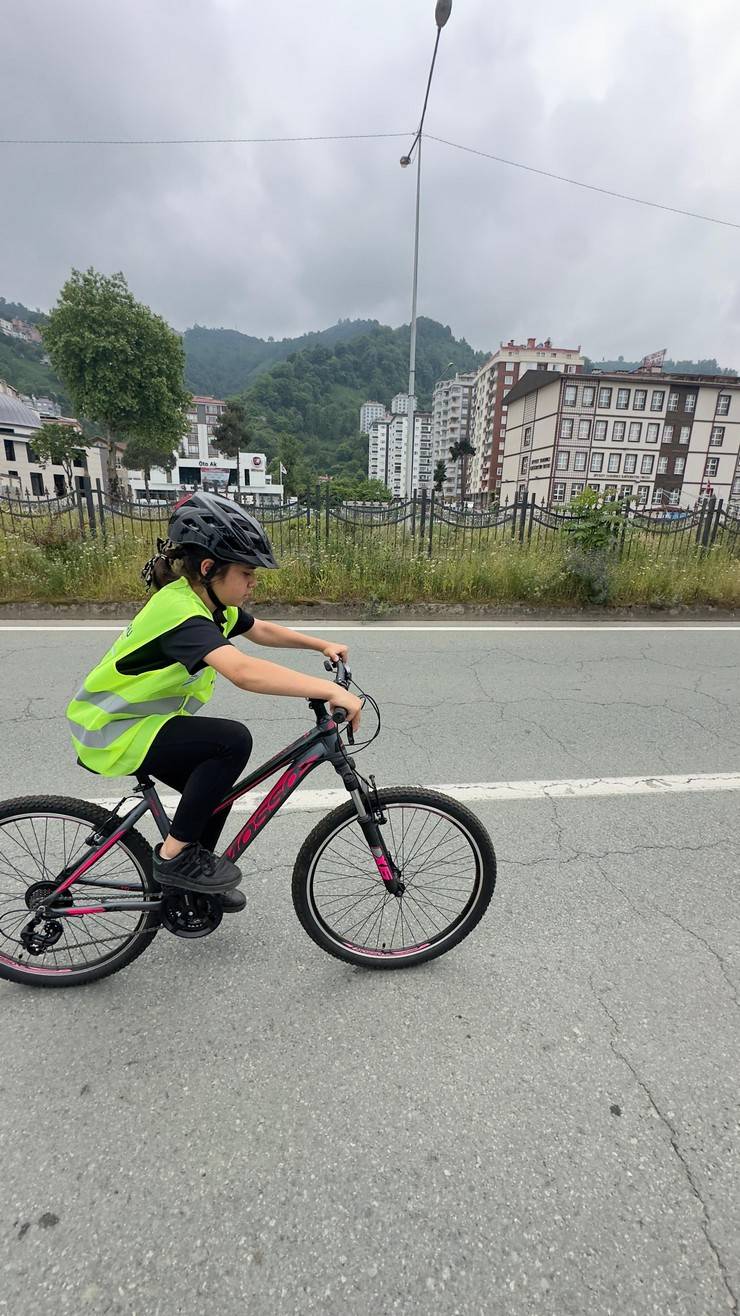 Rize'de 12. Yeşilay Bisiklet Turu Sağlıklı Yaşam İçin Pedalladı 23