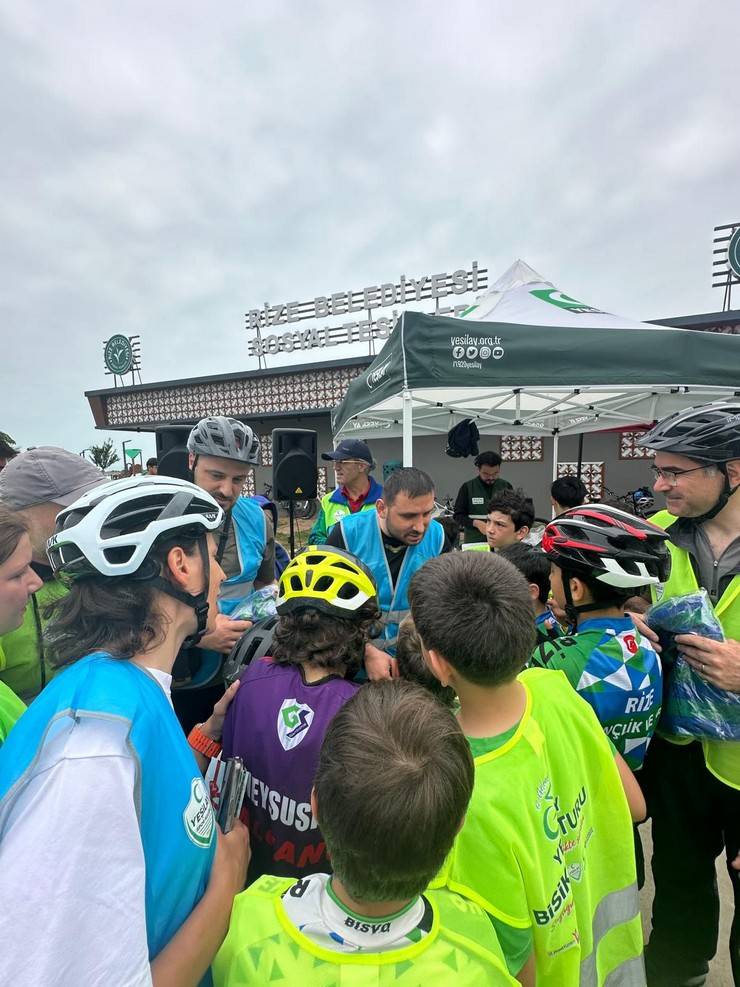Rize'de 12. Yeşilay Bisiklet Turu Sağlıklı Yaşam İçin Pedalladı 8