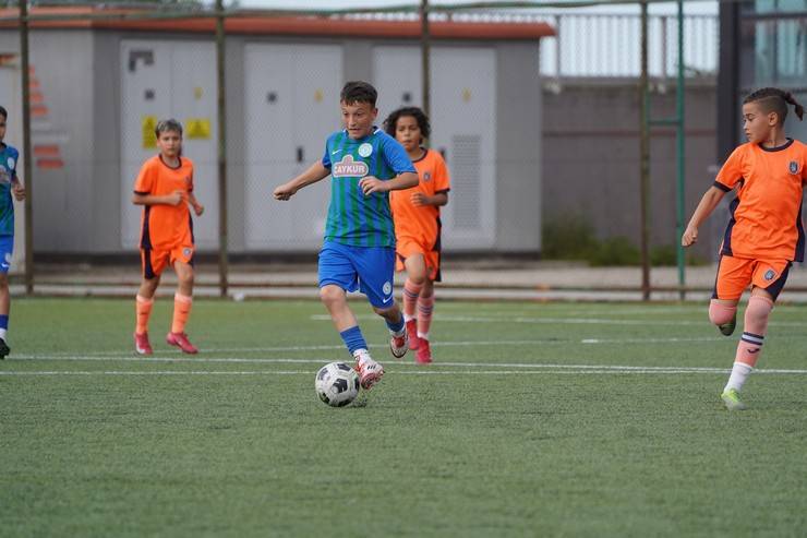 U12 Rize Cup 2025 Sona Erdi: Şampiyon Fenerbahçe! 16