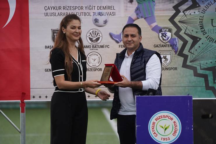 U12 Rize Cup 2025 Sona Erdi: Şampiyon Fenerbahçe! 25