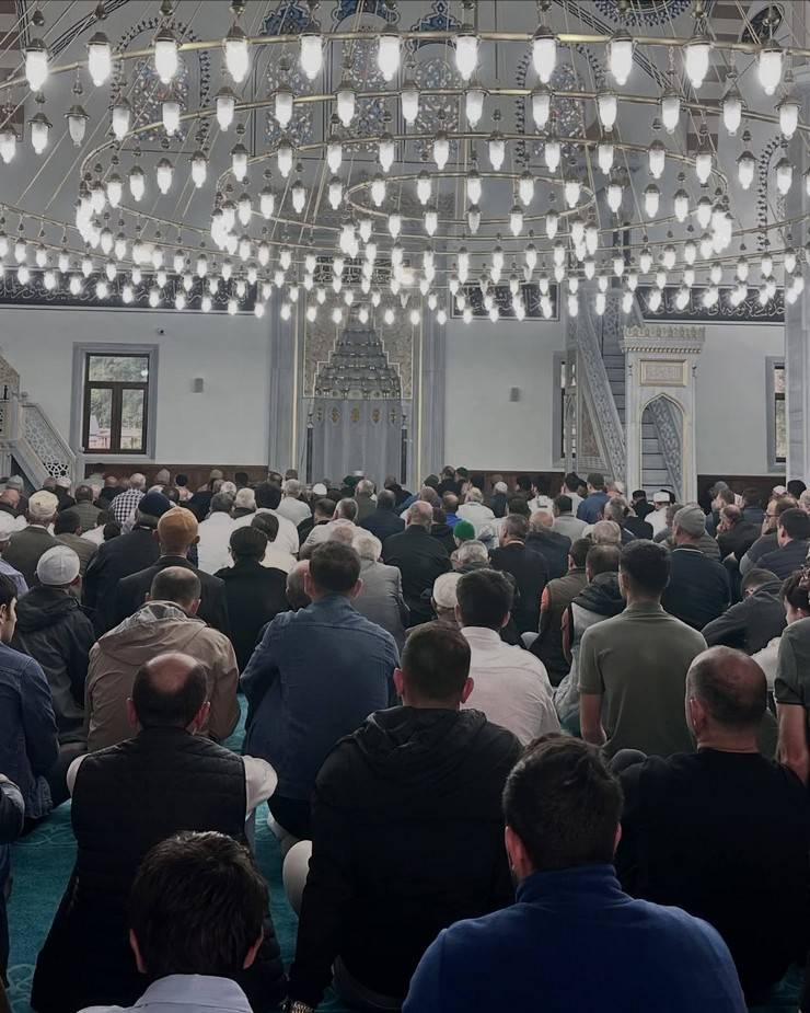 Ardeşen'de Ensar Camii'nde İlk Namaz Coşkusu! 1