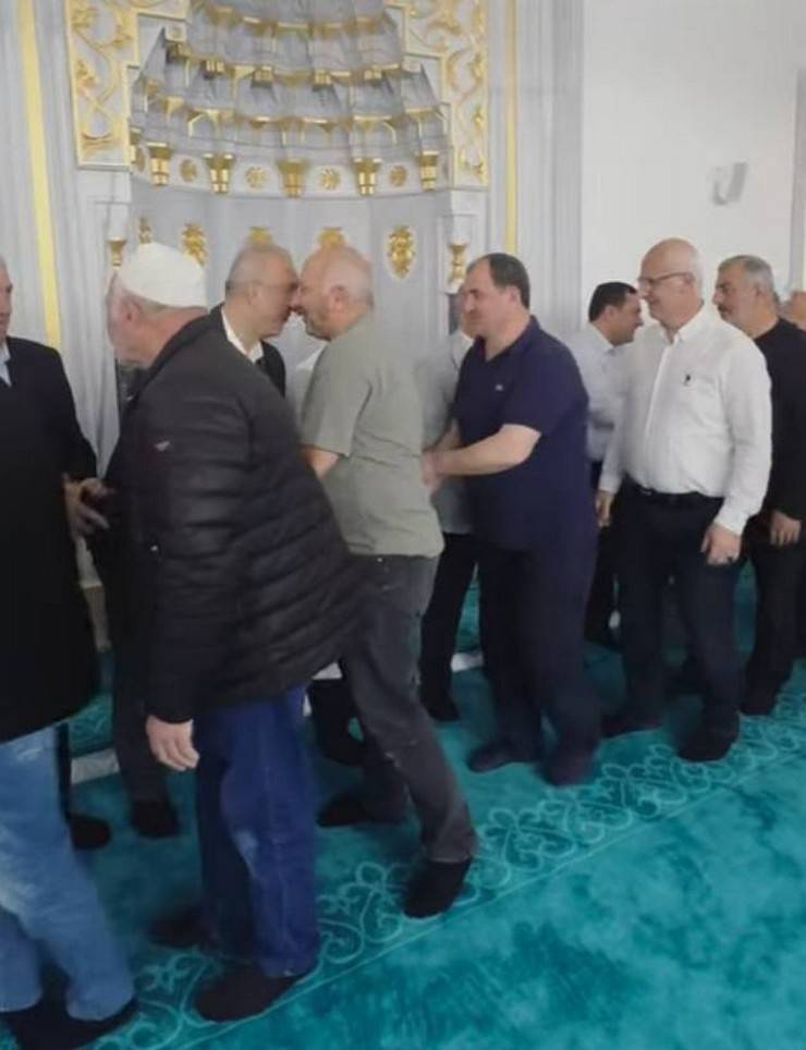 Ardeşen'de Ensar Camii'nde İlk Namaz Coşkusu! 10