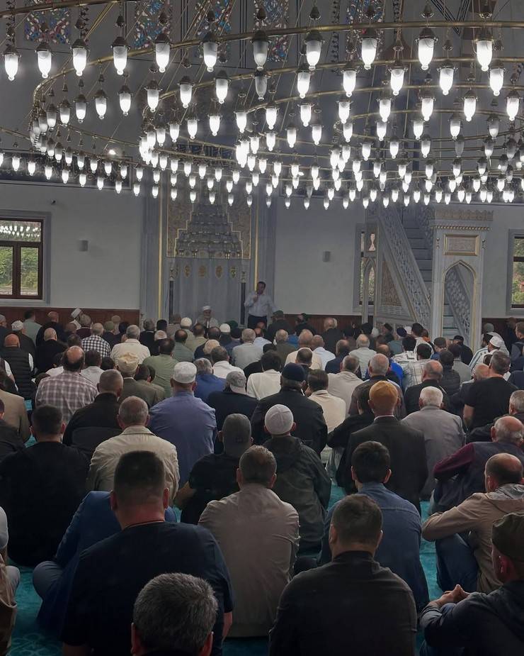 Ardeşen'de Ensar Camii'nde İlk Namaz Coşkusu! 3