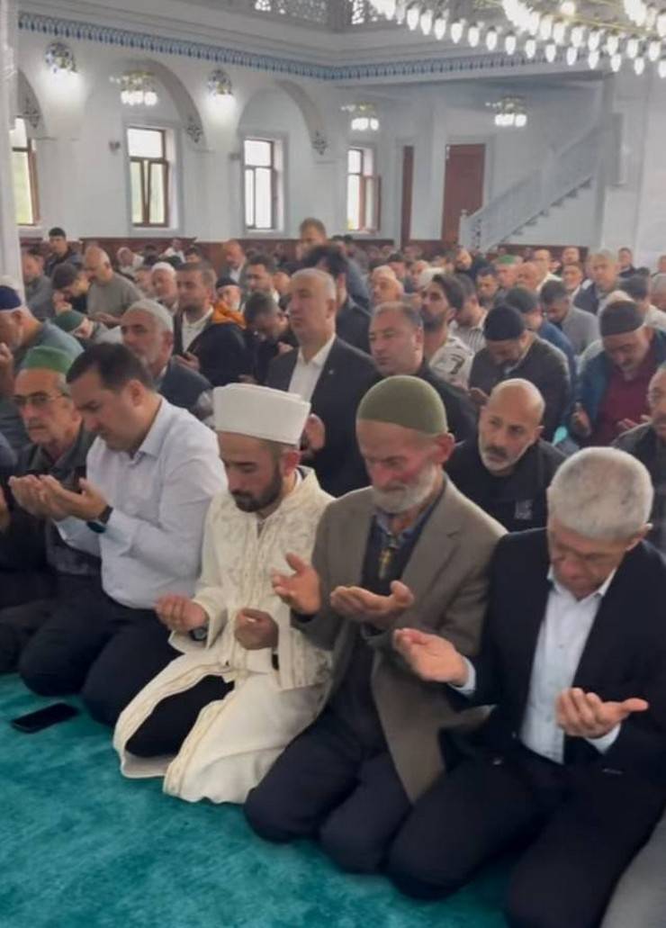 Ardeşen'de Ensar Camii'nde İlk Namaz Coşkusu! 6