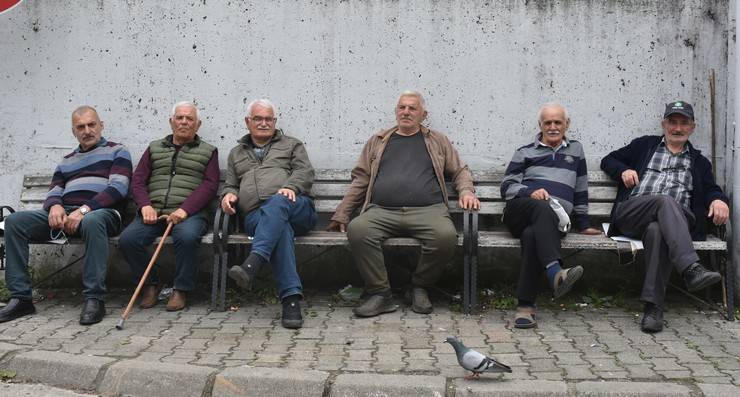 Sınırın ikiye ayırdığı köyde akrabalık ilişkileri bir asırdır sürdürülüyor 1