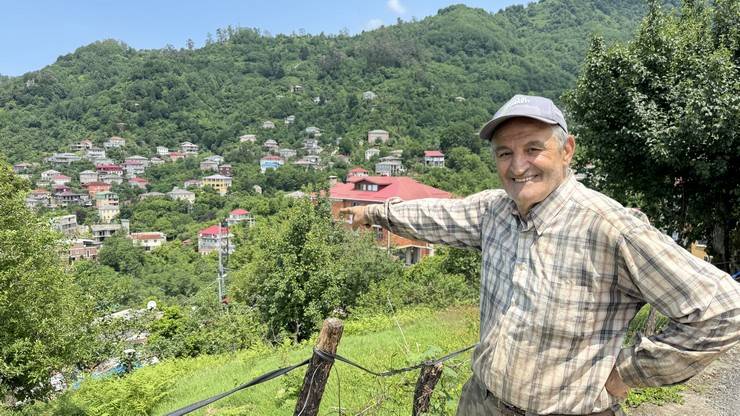 Sınırın ikiye ayırdığı köyde akrabalık ilişkileri bir asırdır sürdürülüyor 10