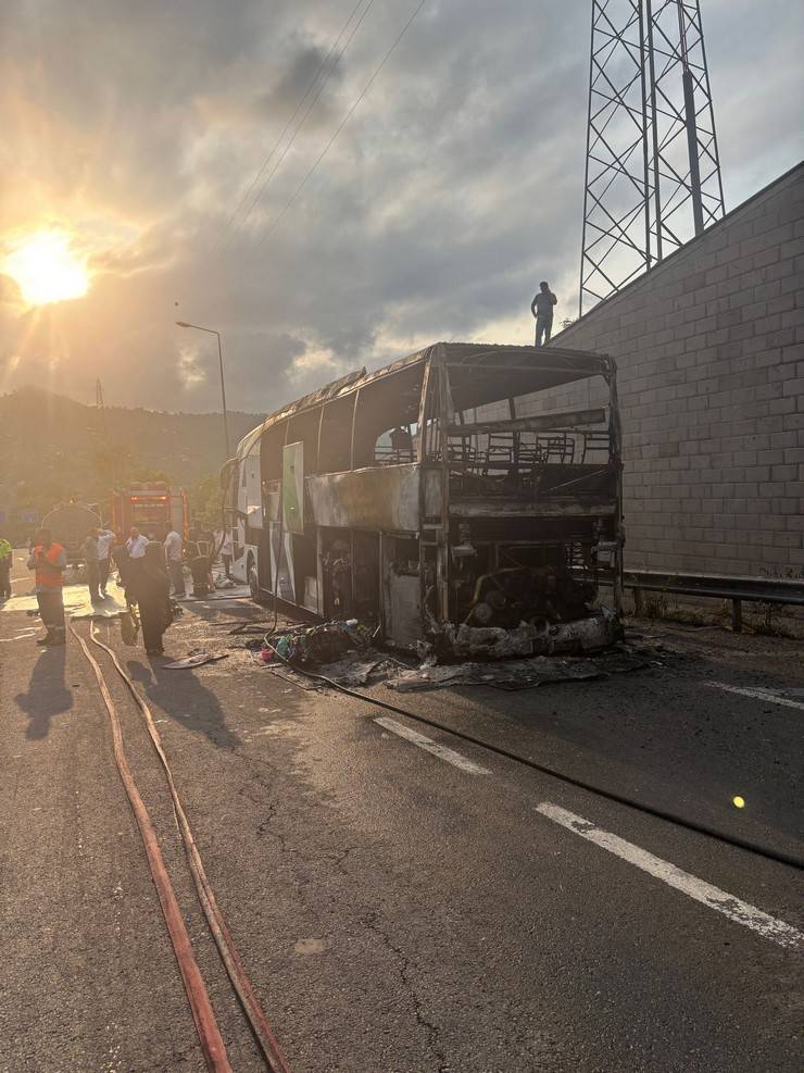 Ordu'da yolcu otobüsünde çıkan yangın söndürüldü 8