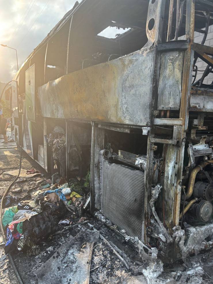 Ordu'da yolcu otobüsünde çıkan yangın söndürüldü 9
