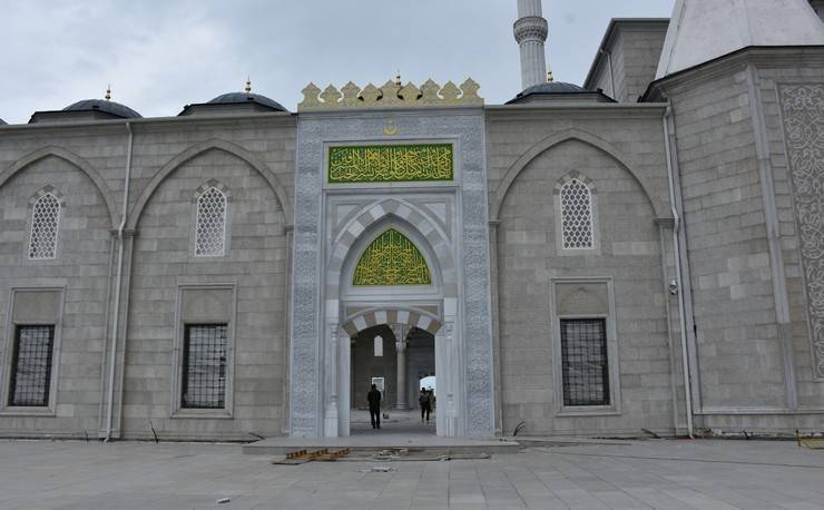Trabzon'da 15 bin kişinin ibadet edebileceği camide sona gelindi 5