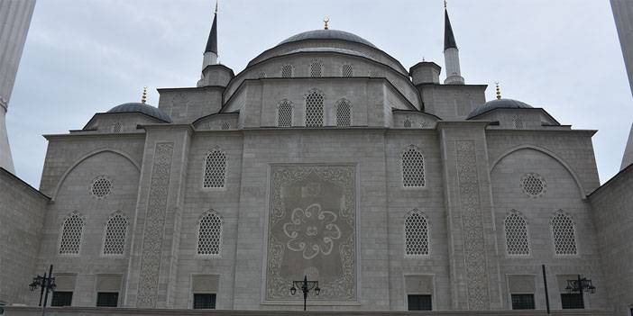 Trabzon'da 15 bin kişinin ibadet edebileceği camide sona gelindi