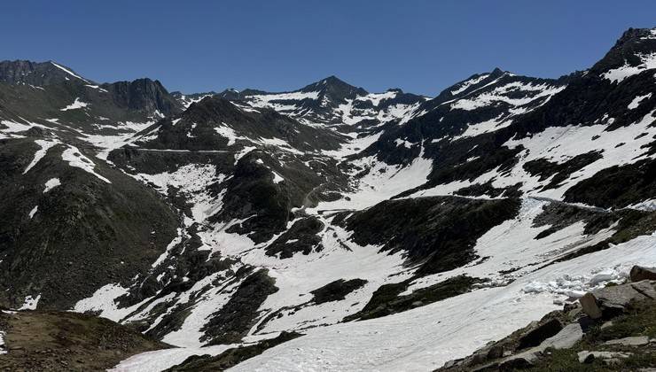 Rize yaylalarında hummalı kar temizliği 15