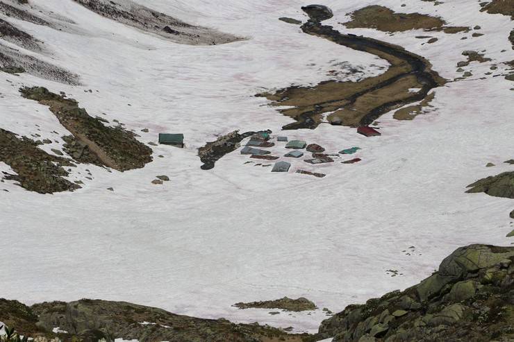 Rize yaylalarında hummalı kar temizliği 20