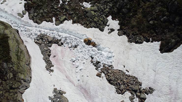 Rize yaylalarında hummalı kar temizliği 25