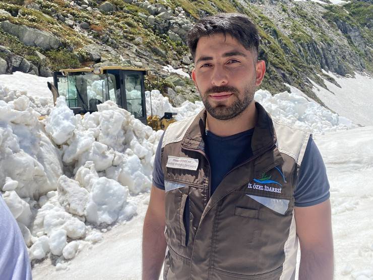Rize yaylalarında hummalı kar temizliği 28