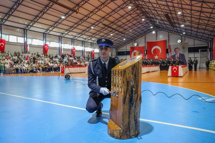 Rize POMEM'de 31. Dönem Mezuniyet Coşkusu 1