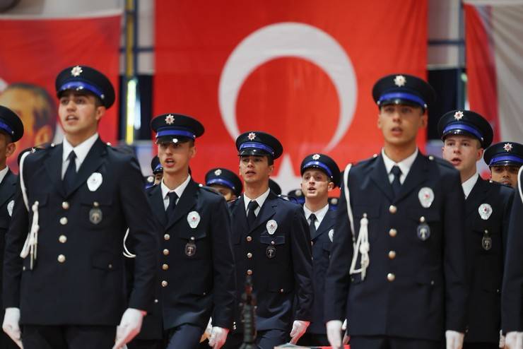 Rize POMEM'de 31. Dönem Mezuniyet Coşkusu 10