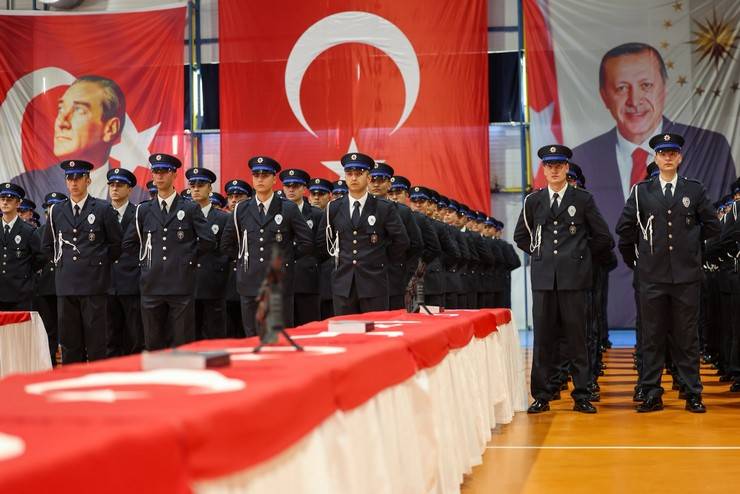 Rize POMEM'de 31. Dönem Mezuniyet Coşkusu 11