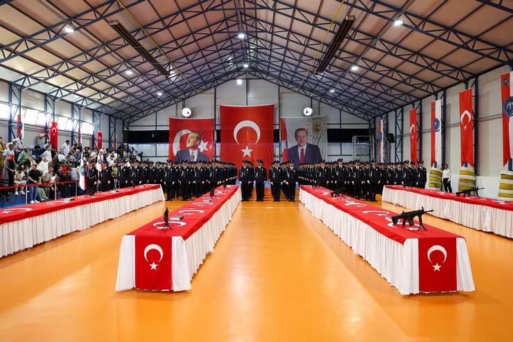 Rize POMEM'de 31. Dönem Mezuniyet Coşkusu 13