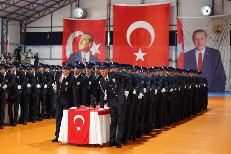 Rize POMEM'de 31. Dönem Mezuniyet Coşkusu 8