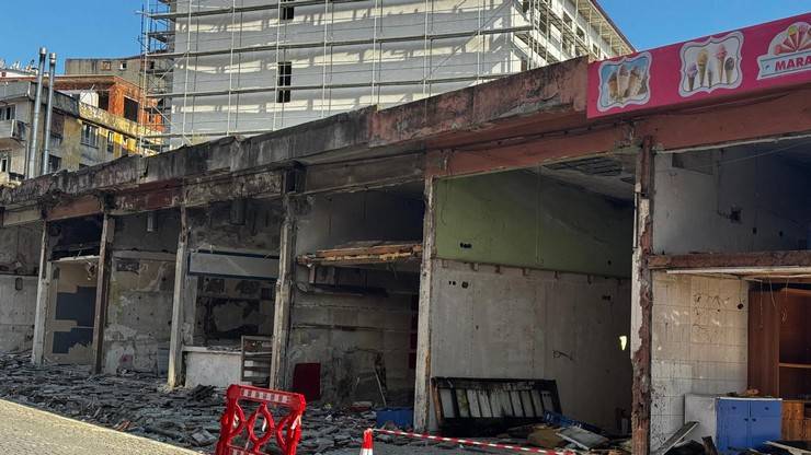 Rize Güney Çevre Yolu Projesi İçin 100. Yıl Mağazaları Yıkıldı 15