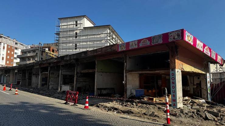 Rize Güney Çevre Yolu Projesi İçin 100. Yıl Mağazaları Yıkıldı 18