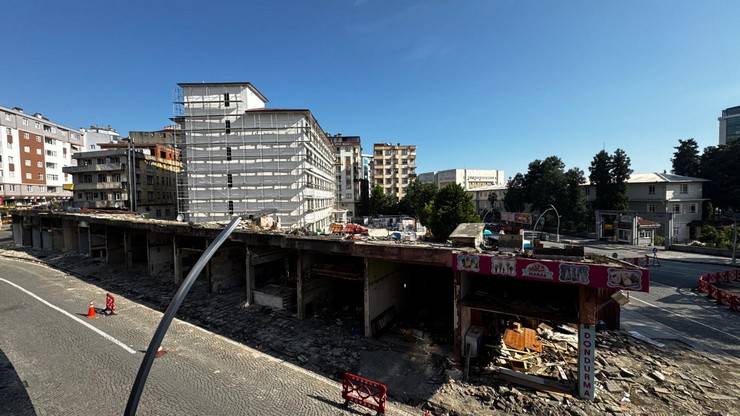 Rize Güney Çevre Yolu Projesi İçin 100. Yıl Mağazaları Yıkıldı 19