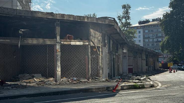 Rize Güney Çevre Yolu Projesi İçin 100. Yıl Mağazaları Yıkıldı 21