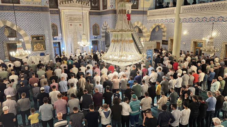 Rize’de Mevlid Kandili Manevi Coşkuyla İdrak Edildi