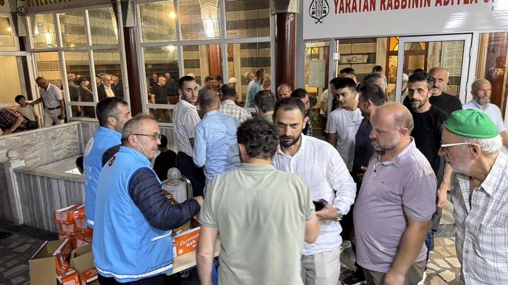 Rize’de Mevlid Gecesi dualarla idrak edildi 17