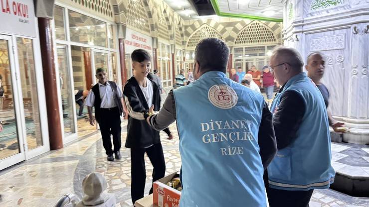 Rize’de Mevlid Gecesi dualarla idrak edildi 19