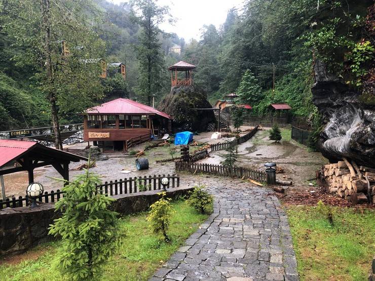 Rize'de yağış, sel ve heyelana neden oldu 13