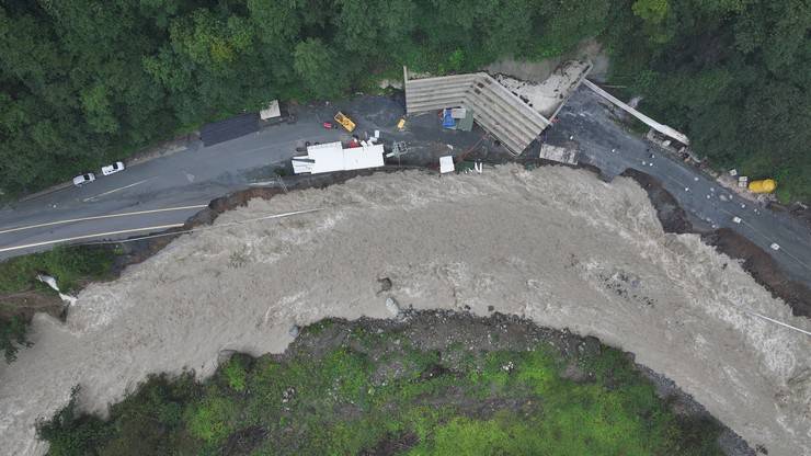 Rize'de yağış, sel ve heyelana neden oldu 16