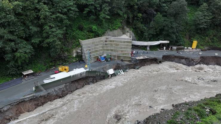 Rize'de yağış, sel ve heyelana neden oldu 28