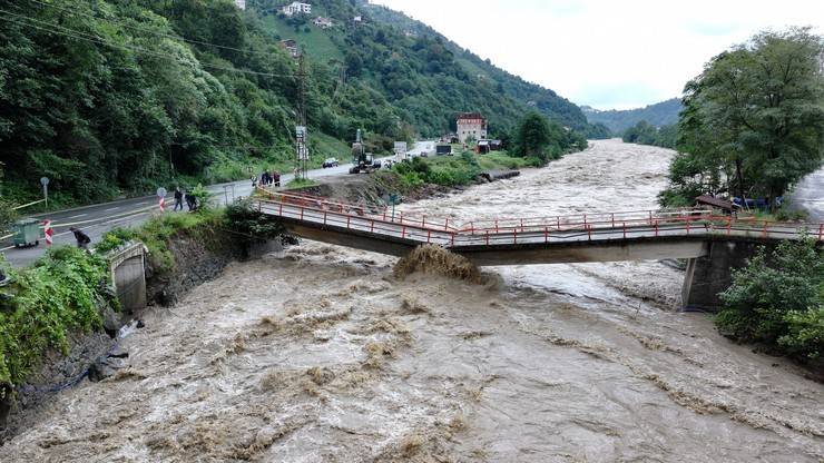 Rize'de yağış, sel ve heyelana neden oldu 29