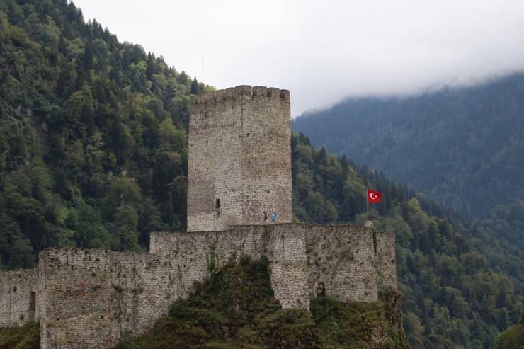 Rize'de doğaseverlerin rotasındaki Zil Kale 8 ayda 140 bin ziyaretçi ağırladı 2