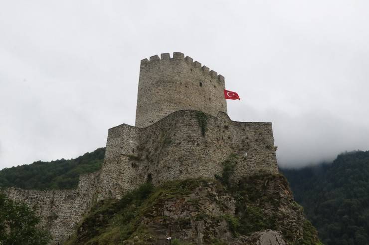Rize'de doğaseverlerin rotasındaki Zil Kale 8 ayda 140 bin ziyaretçi ağırladı 3