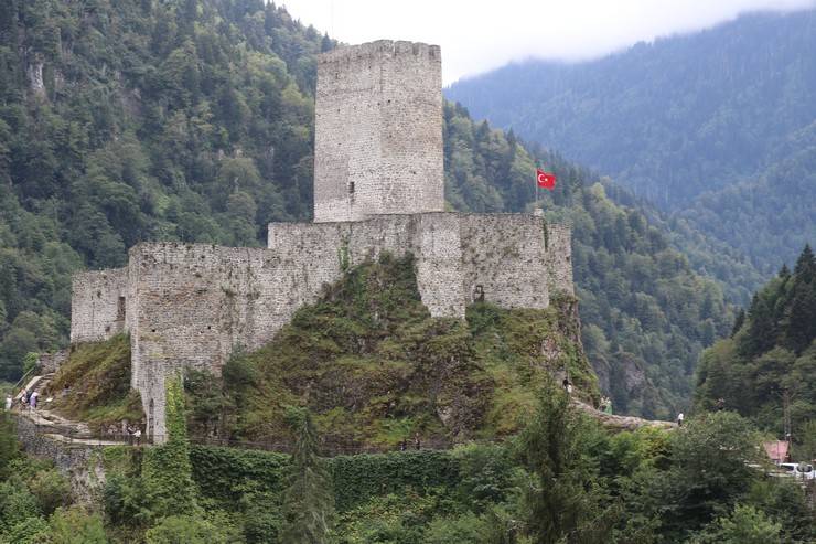 Rize'de doğaseverlerin rotasındaki Zil Kale 8 ayda 140 bin ziyaretçi ağırladı 5