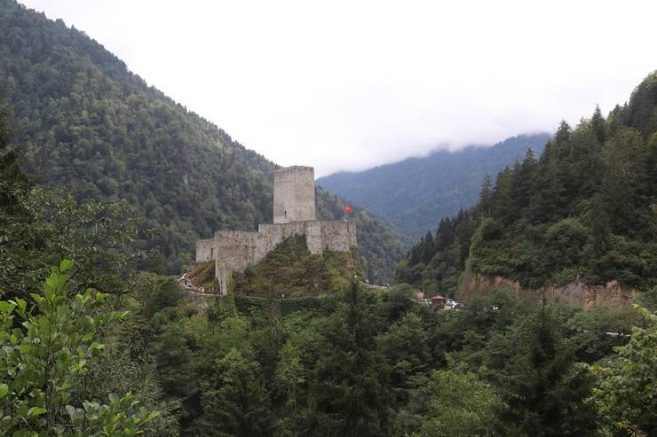 Rize'de doğaseverlerin rotasındaki Zil Kale 8 ayda 140 bin ziyaretçi ağırladı 6