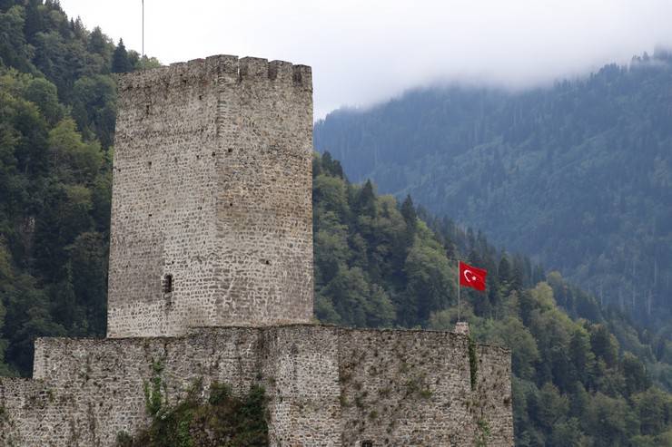 Rize'de doğaseverlerin rotasındaki Zil Kale 8 ayda 140 bin ziyaretçi ağırladı 7
