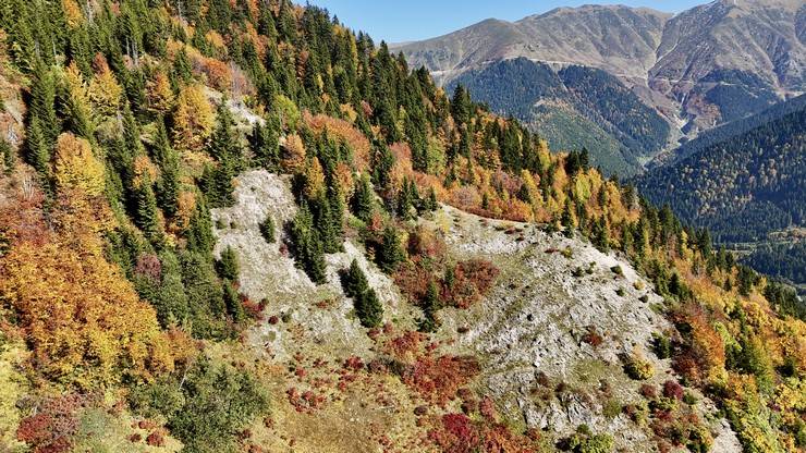 Kaçkar Dağları sonbahar renklerine büründü 13