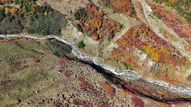 Kaçkar Dağları sonbahar renklerine büründü 18