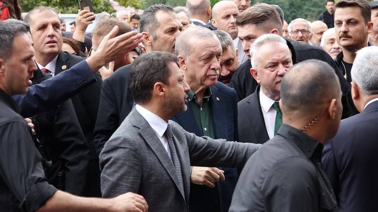 Cumhurbaşkanı Erdoğan cuma namazını Güneysu Merkez Camii'nde kıldı 12
