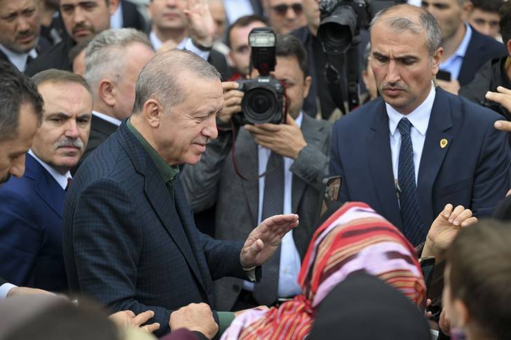 Cumhurbaşkanı Erdoğan cuma namazını Güneysu Merkez Camii'nde kıldı 2