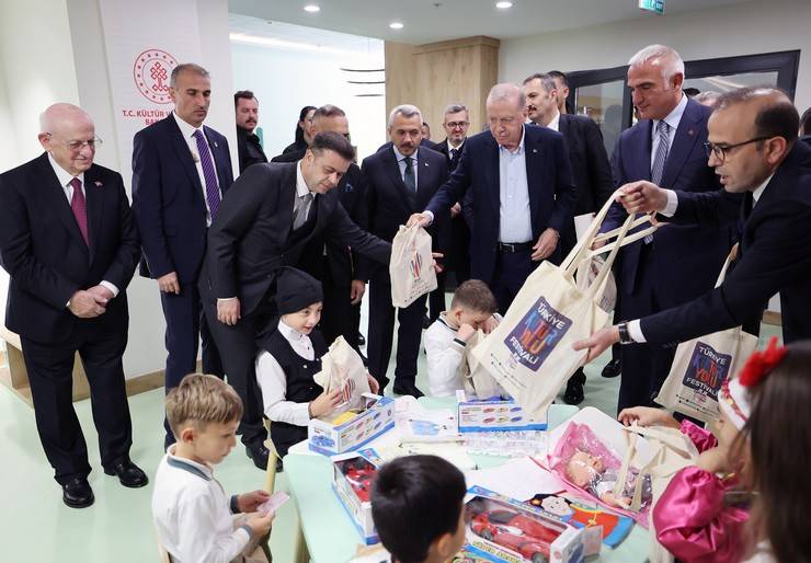 Cumhurbaşkanı Erdoğan, Rize’de "AK Parti Genişletilmiş İl Danışma Meclis Toplantısı"nda konuştu 13